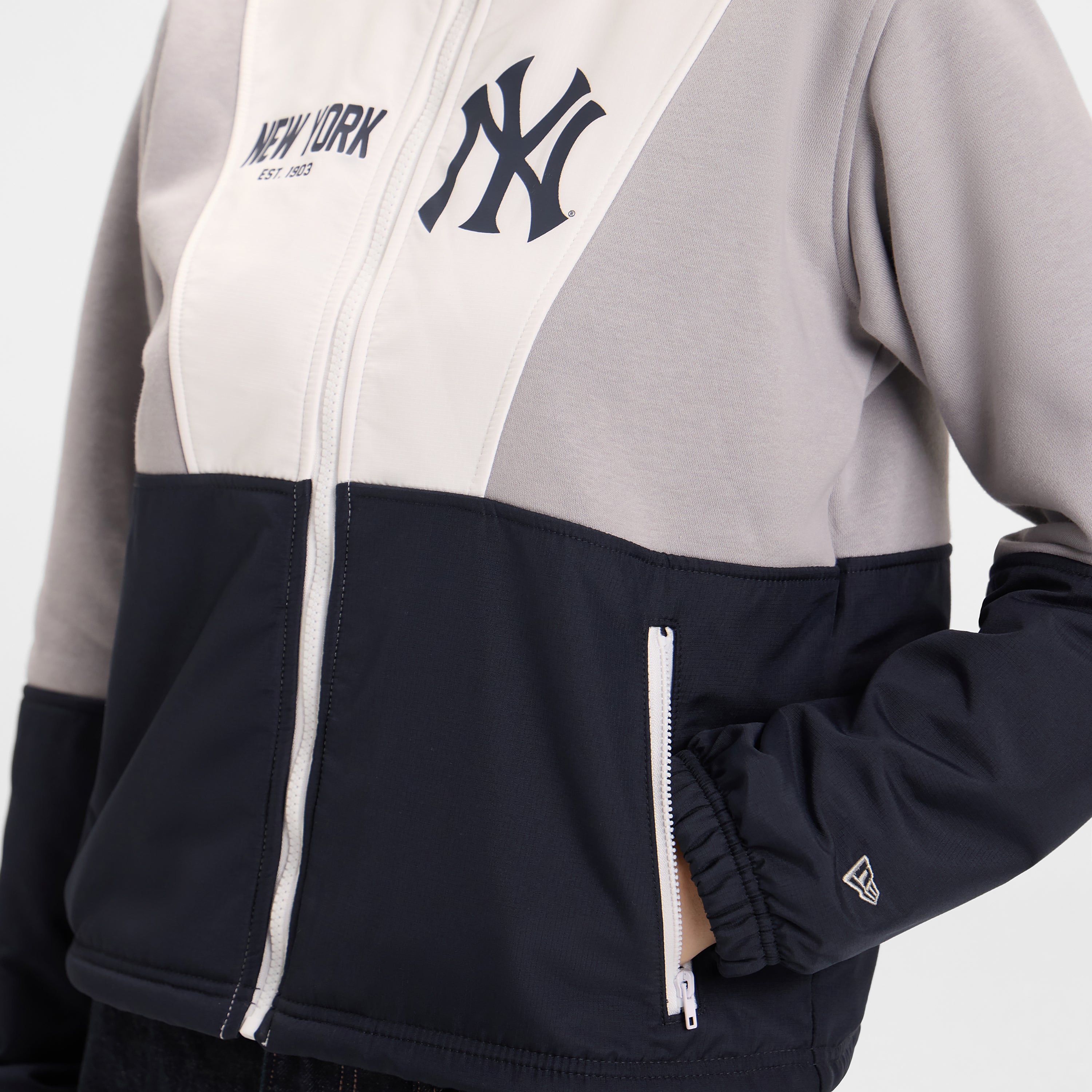 Philadelphia Eagles Leisure Women's Full-Zip Sweatshirt