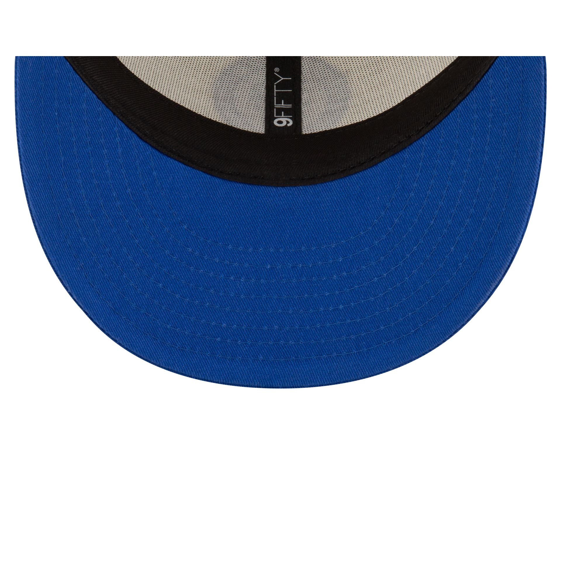 Chelsea FC Lion Crest SW6 Open White Low Profile 9FIFTY Snapback Hat