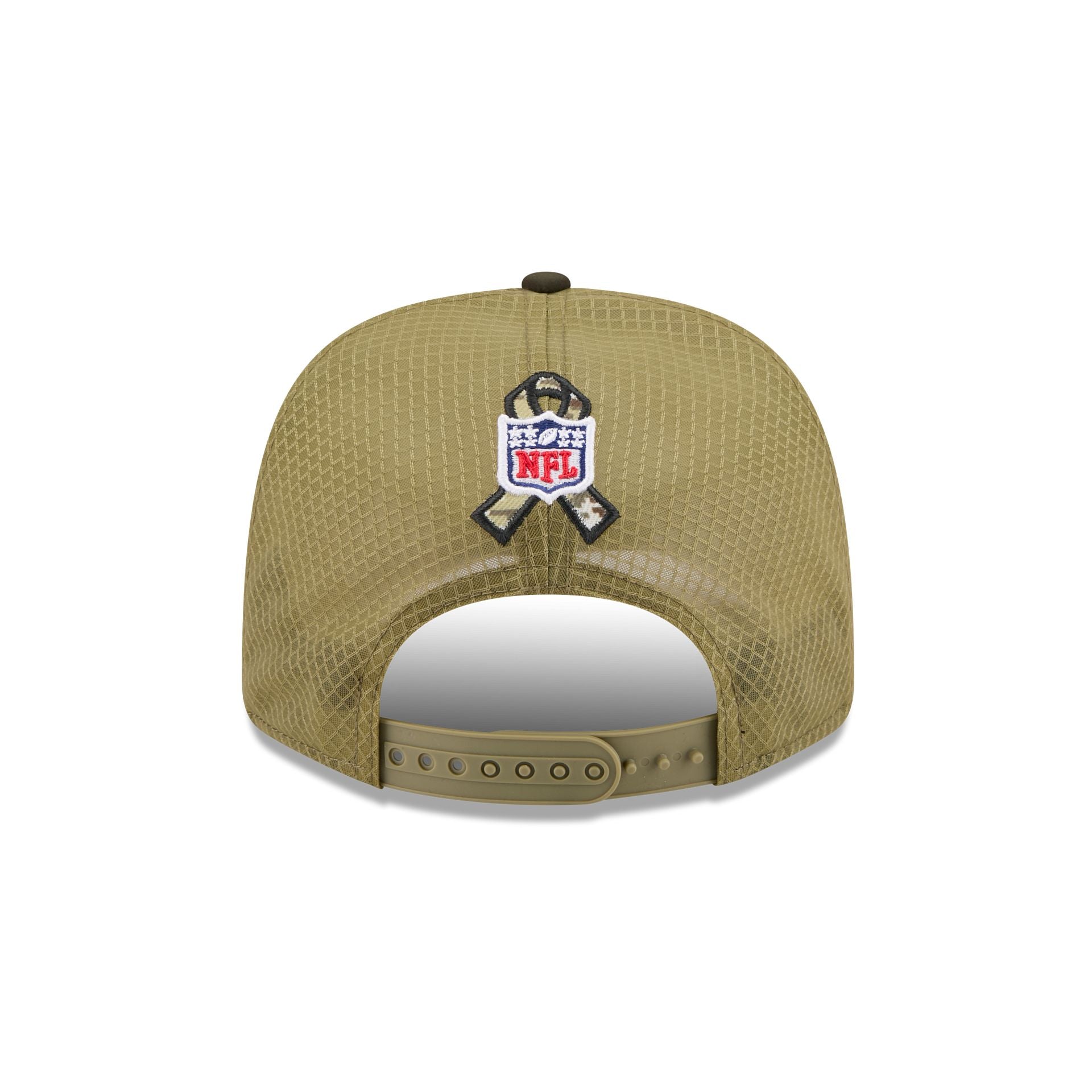 Tampa Bay Buccaneers 2025 Salute to Service 9SEVENTY Trucker Hat